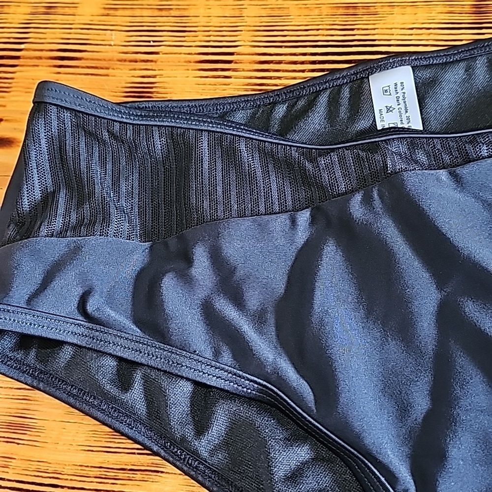 Black bikini bottom - Picture 2 of 4